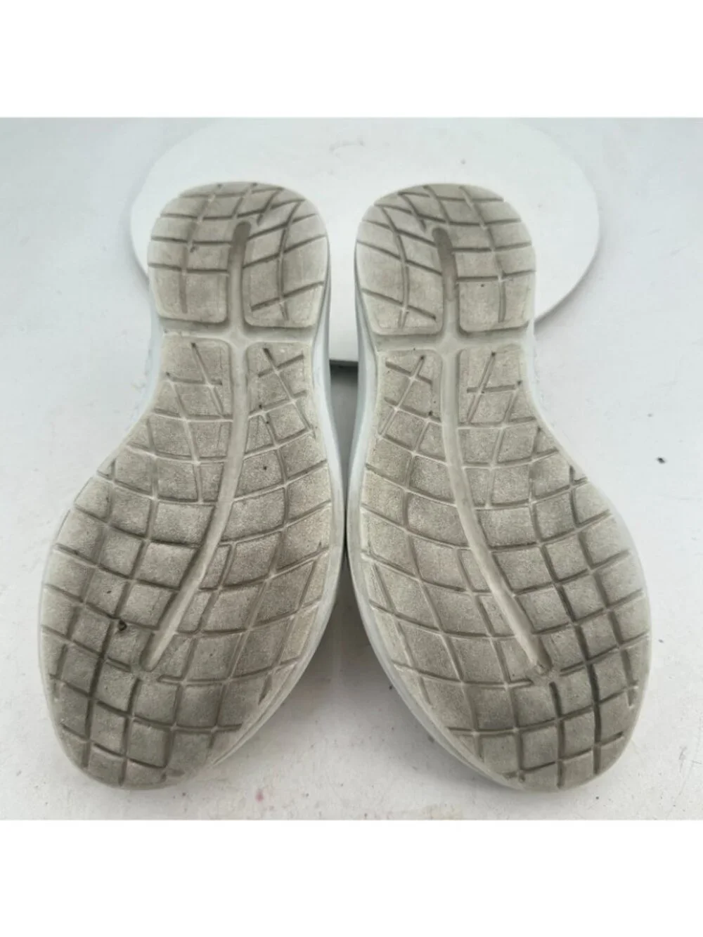 Oofos OOMG Eezee Women Size 10 Low Top White Slip On Comfort Recovery Shoes